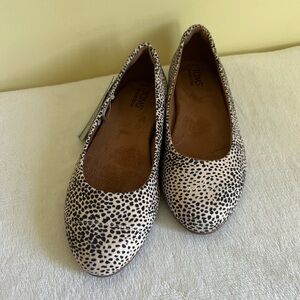 TOMS Women's Fey Cheetah Print Flats